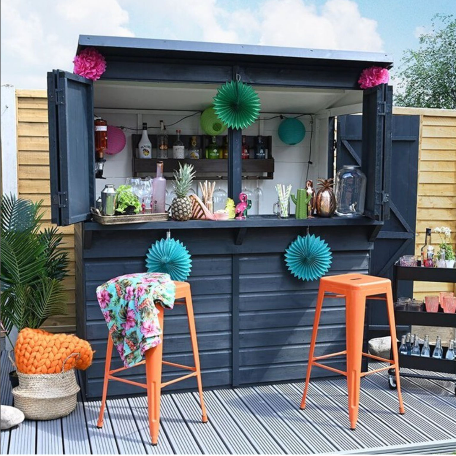 Outside Bar